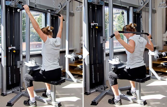 Pulling the block behind your back on the simulator helps train your latissimus dorsi muscles